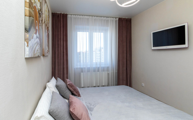 Квартира комфортные Ивана Захарова 18/2