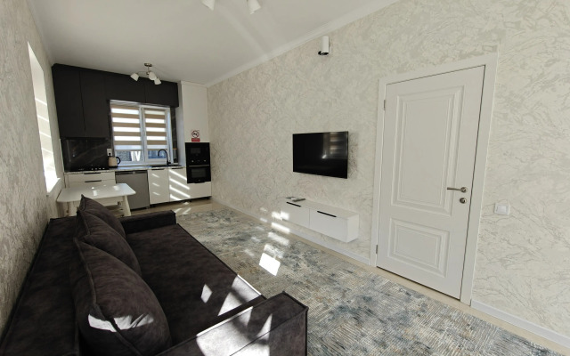 V Gostevom Domike Ot Best House Almaty Apartment