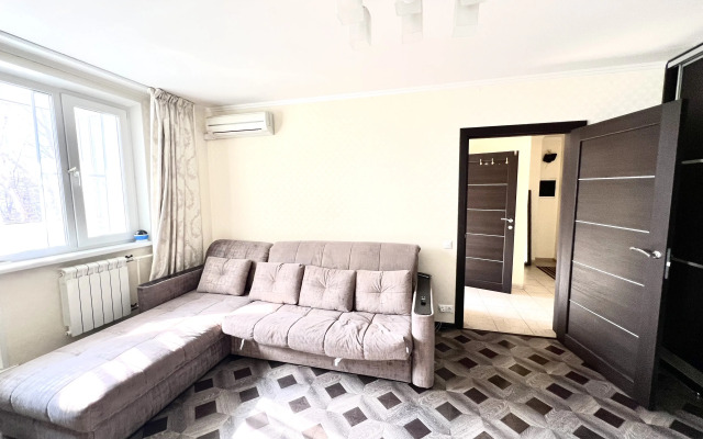 Kvartira Na Shipilovskoy 1 Minuta Peshkom (1) Apartment