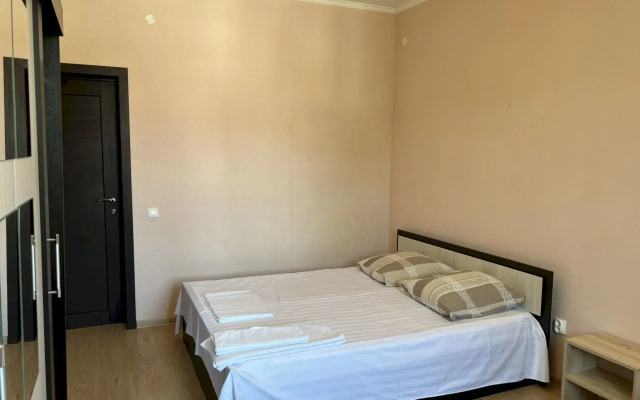 075 Dvukhkomnatnaya V Tsentre Flat