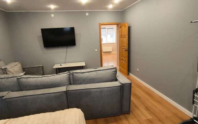 Bolshaya dvushka ryadom s vokzalom Flat