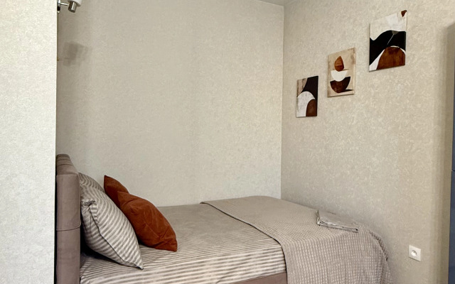 Elegantnaya Yevro 2 U Platonovskogo Flat