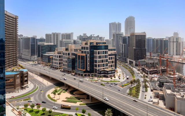Апартаменты Dubai Canal view at DAMAC Maison Prive