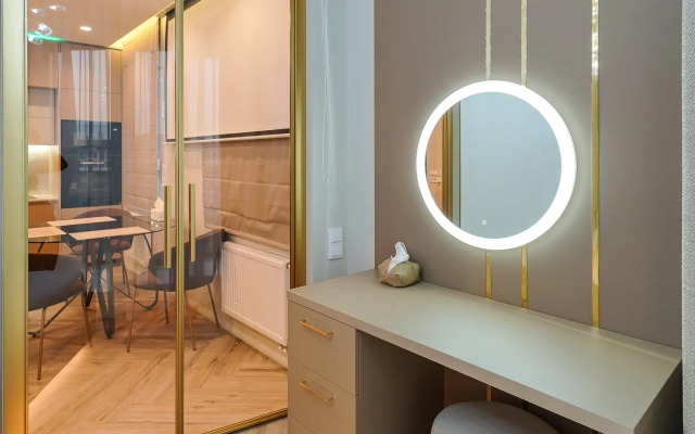 stil'naya dvuhkomnatnaya VIP na beregu reki Flat