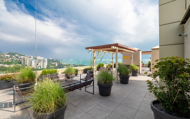 Dizaynerskaya S Vidom Na More I Dendrariy Flat