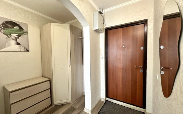 Eustoma, Ryadom s TTS Kristall Apartments