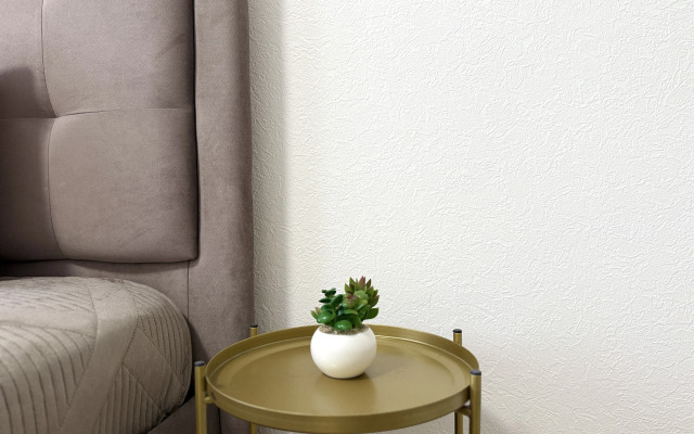 Апартаменты Элитные на берегу реки Тура с видом на Мост Влюбленных