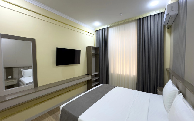 Laurel Hotel