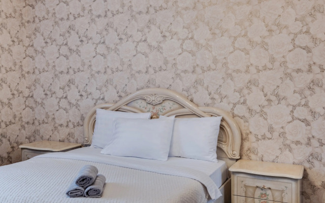 Dobrye Sutki Na Sverdlova Flat