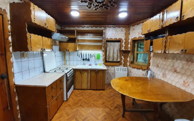 vo Fryazino s Ulichnym Bassejnom i Batutom Private House