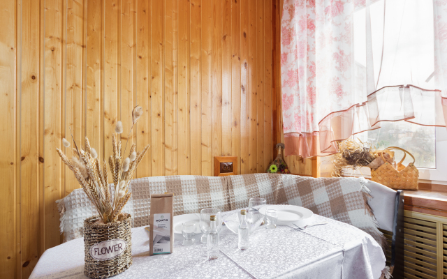 Апартаменты на Коллективной 4