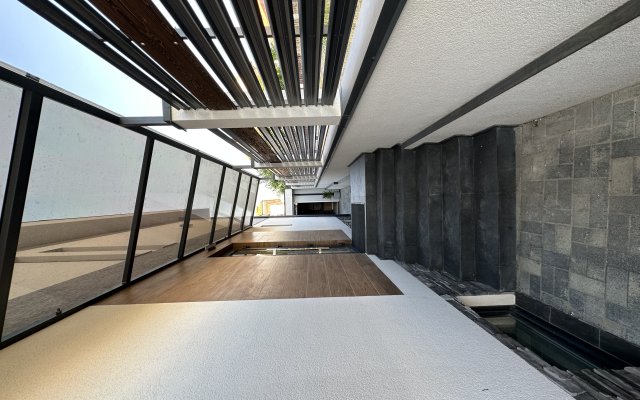V2 Guest house