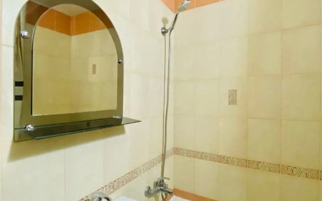 Pionerskaya 18 Flat