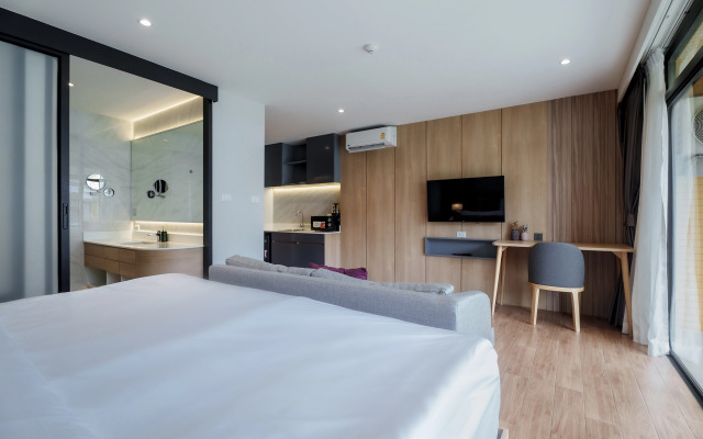 Pool View 1310 Wyndham Condo Apartments