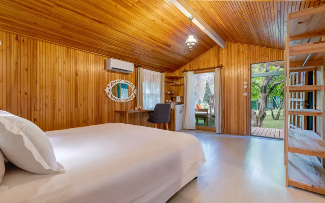 Etenna Beach Bungalows