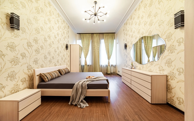 V Samom Tsentre Sankt Peterburga Flat