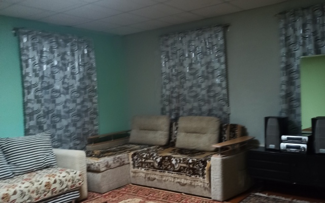 Частный дом У Пруда с Банькой и Беседкой