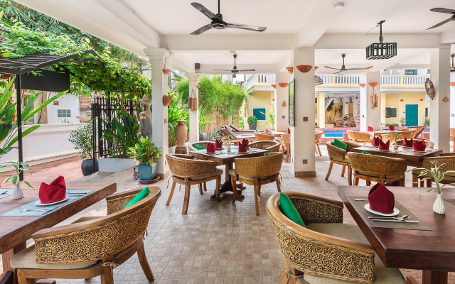 Villa Wat Damnak Hotel