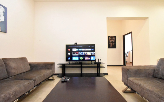 4-Komn. V Zdanii Bulvar Plaza, di644 Flat