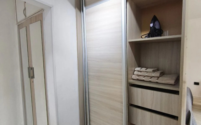 Na ulitse Dobrynina 17A Flat