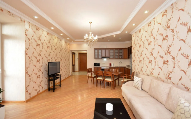 3-komn. v tsentre goroda na Severnom prospekte Flat HH550