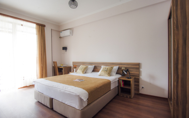Day Room Art Hotel