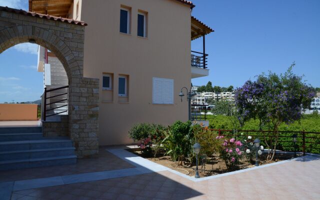 Marias Filoxenia Suites Apart-Hotel