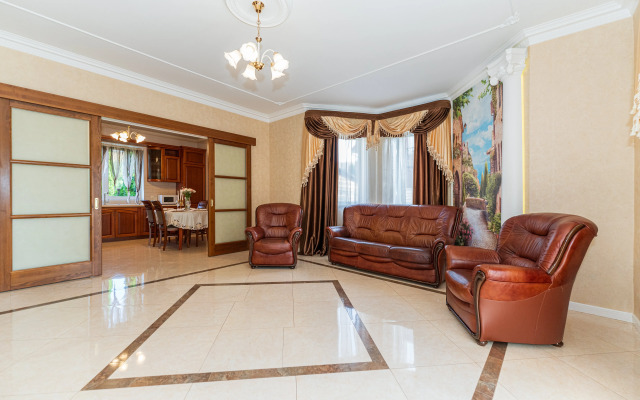 Na 10 Chelovek S Saunoy Private House