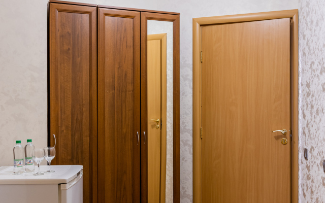 Nomera Na Ploschadi Vosstaniya Guest house