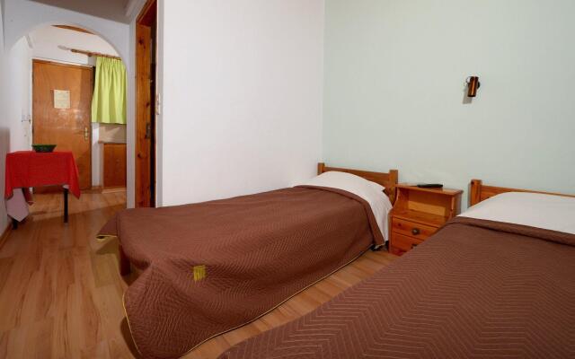Pharos Rooms Hotel