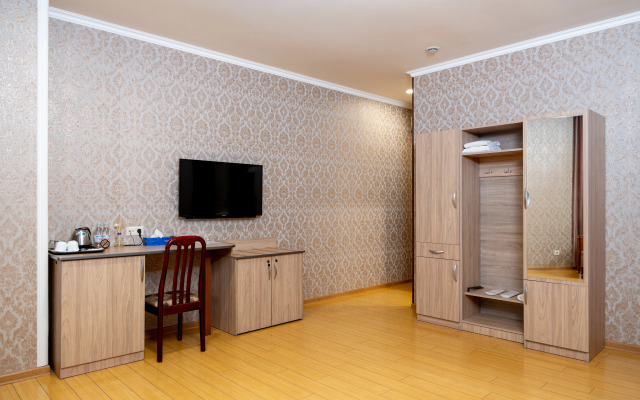 Отель Inga Yerevan