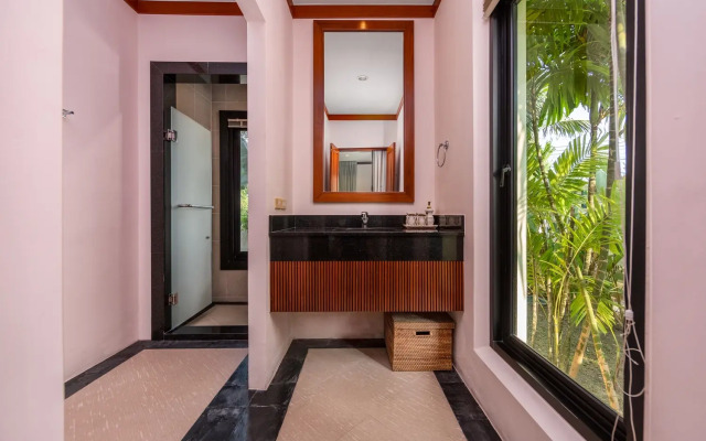 Togian Private Pool Naiharn Beach Villa