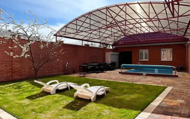 S Basseynom Private House