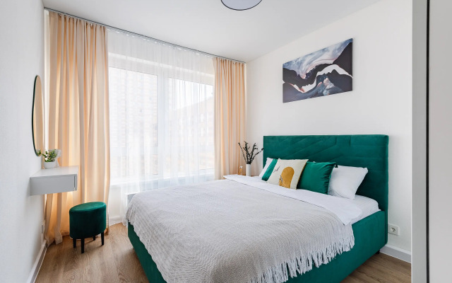 U Metro Aminyevskaya Flat