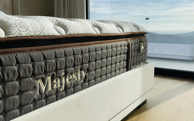 S Basseynom I Baney Villa