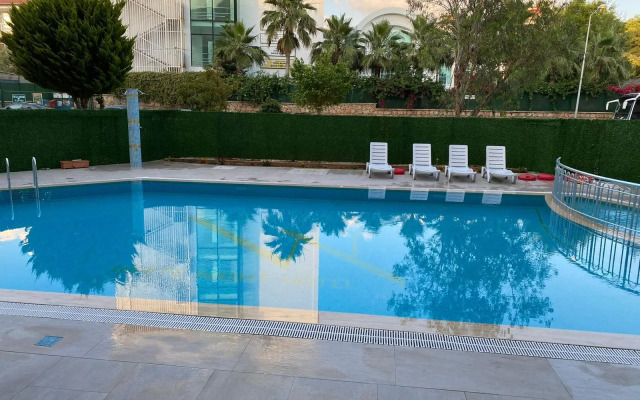 Apartment Hotel White Night