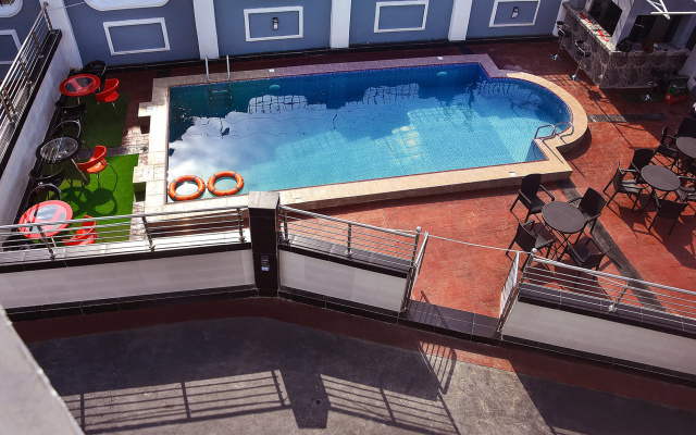 Отель New Point and Suites