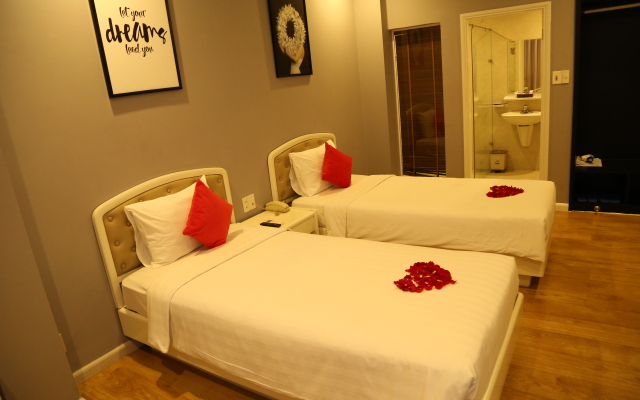 Kaka  Hotel