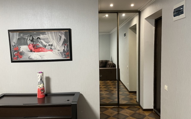 Na Vardaniya 7 Apartments