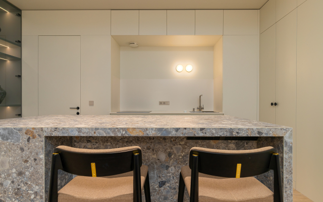 Taunkhaus v Sochi  sobstvennym Basseynom Apartments