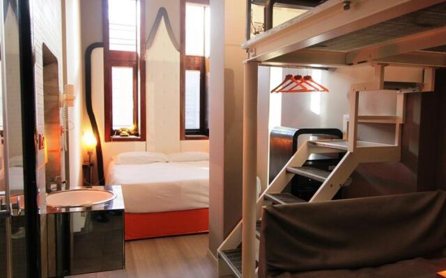 Orange Hotel