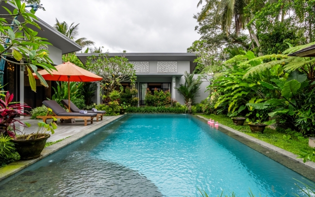 Chakola with Koi Pond Villa