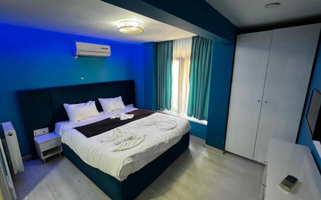 Отель Moon Blue