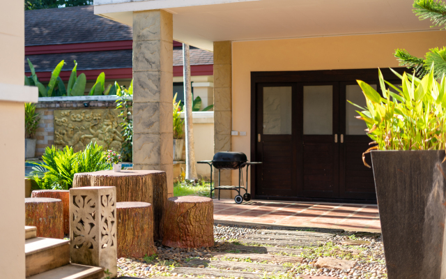 Pool Villa with Parking, WiFi Villa