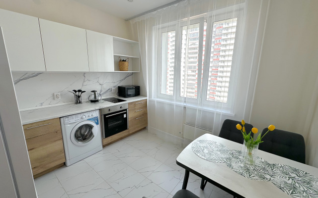Odnokomnatnaya V Belykh Rosakh Flat
