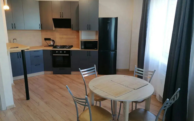 Na Ulitse Zavelichenskoy 26 Flat
