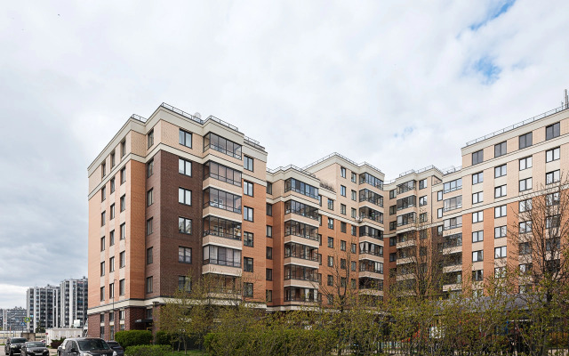 V Khoroshem Rayone Ryadom S Kad Flat