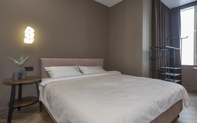 Pervy Posutochny Flat