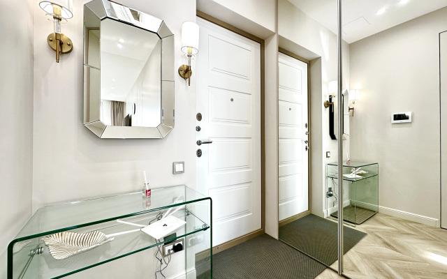 Skyroom Apartments