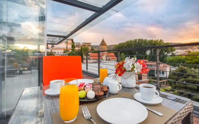 Atrium Boutique Hotel - Image 3